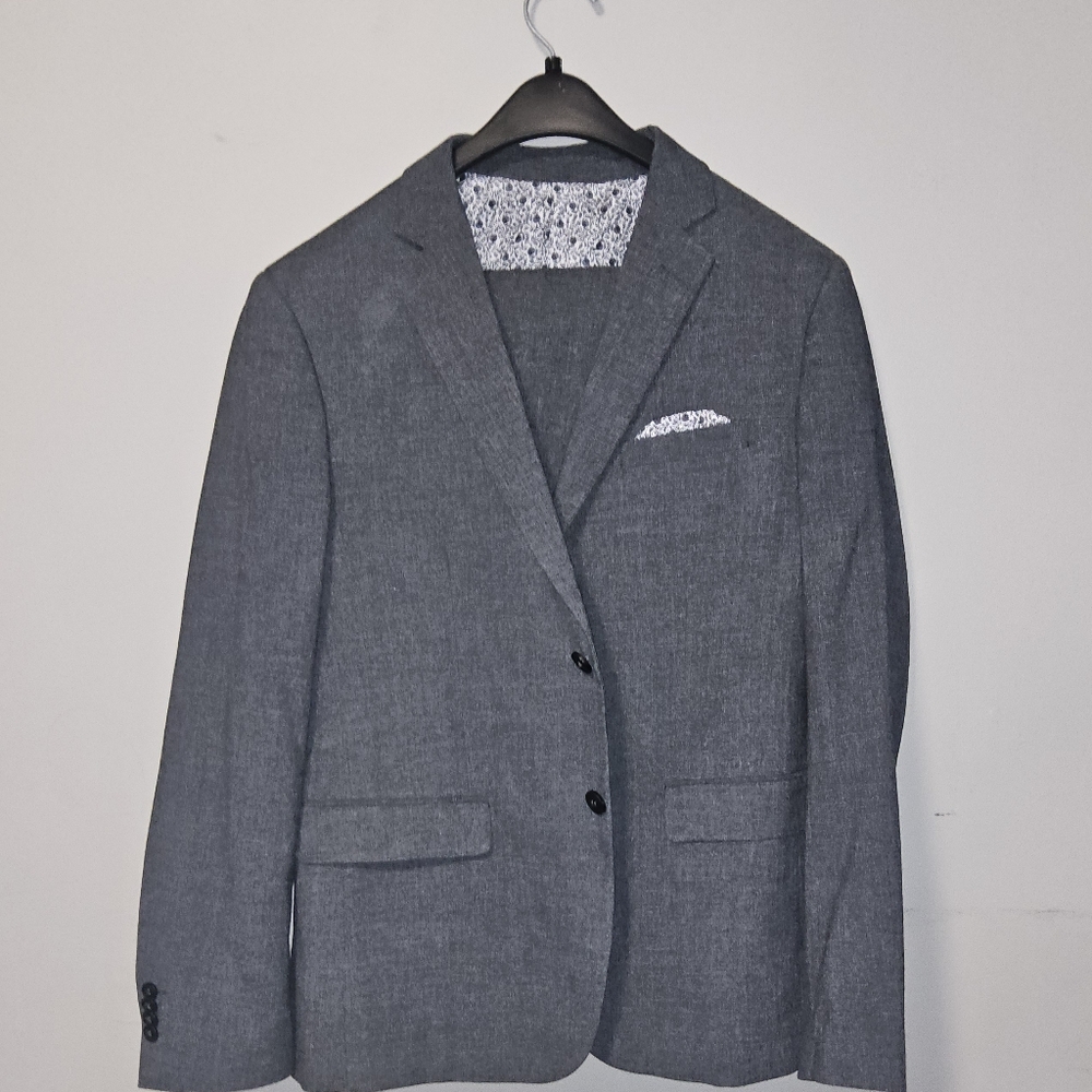 Lief Horsens Suit Set